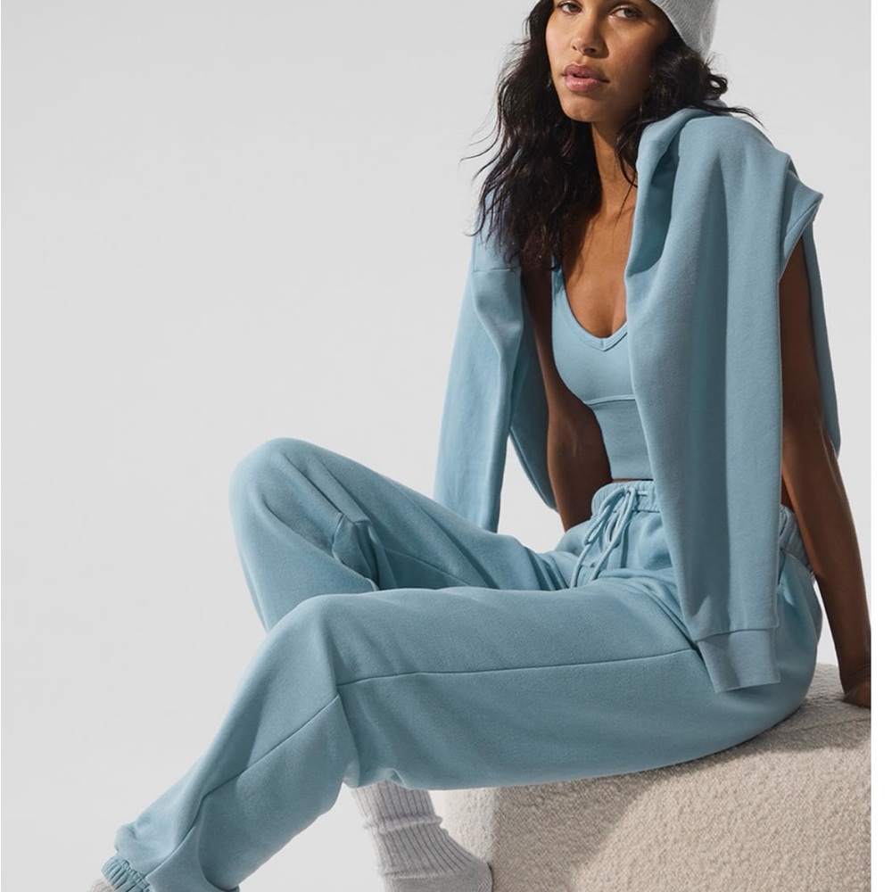 NWT Alo Accolade Sweatpants Celestial Blue